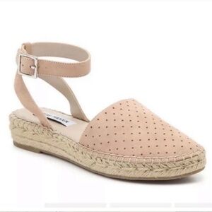 BRAND NEW - STEVE MADDEN SANDALS